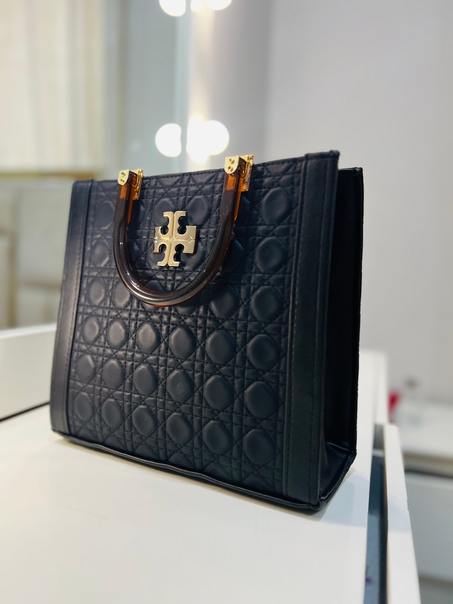 De Quli Black Handbag