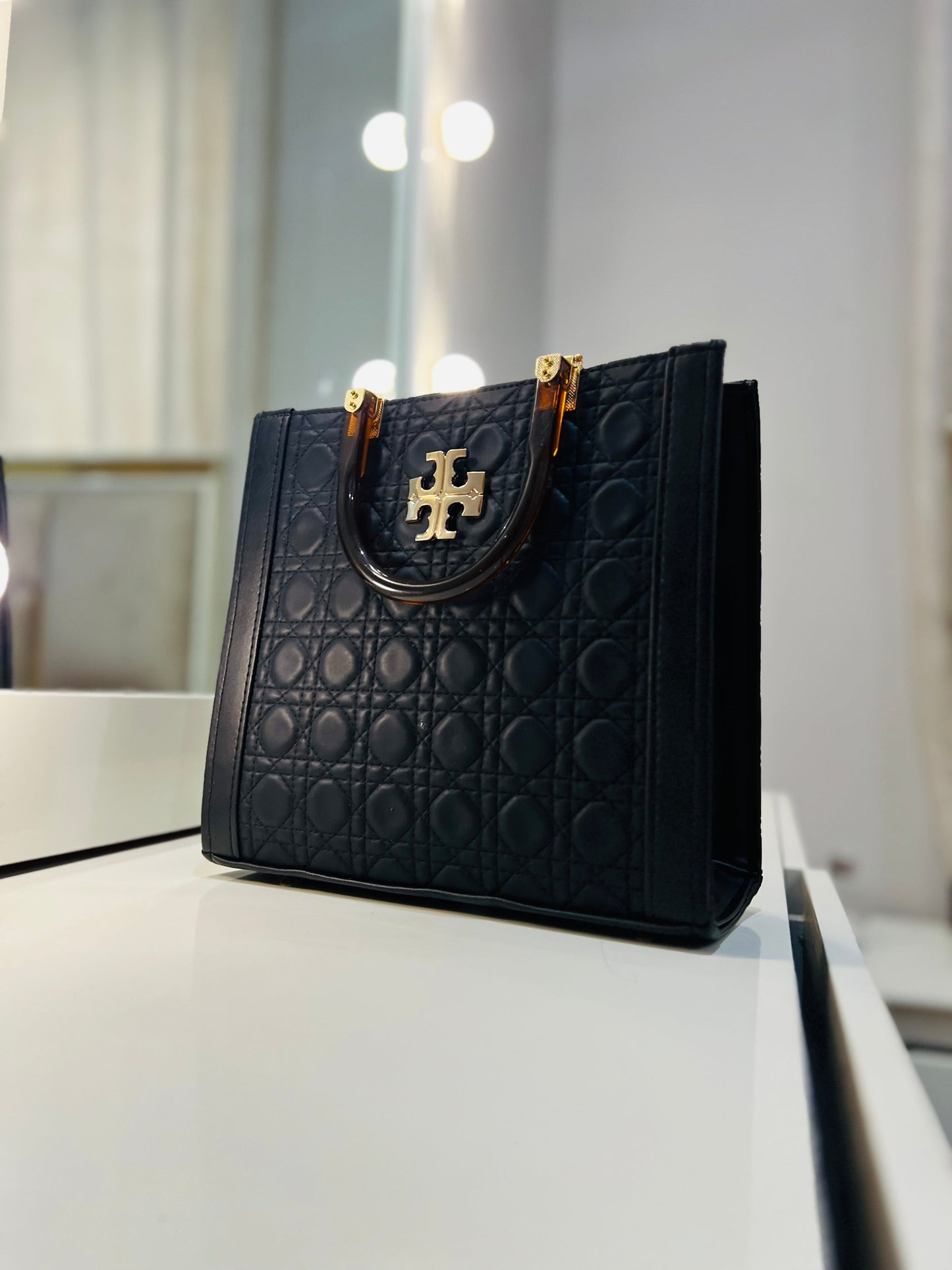 De Quli Black Handbag